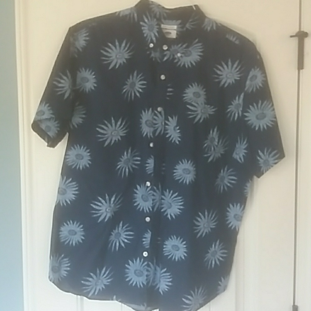 Short sleeve button down.